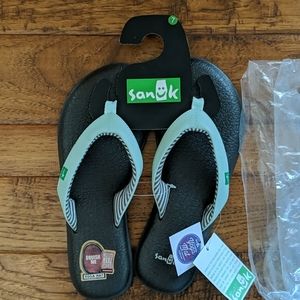 Sanuk Yoga Chakra Flip Flops